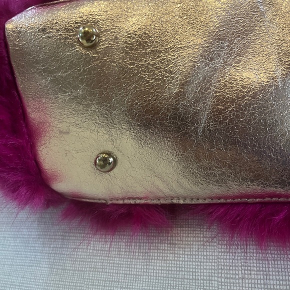 BETSEY JOHNSON fuchsia faux fur purse - Picture 5 of 15